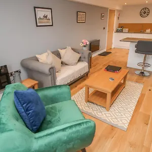 Holiday home Premier, Transit & Lady Hilda Engine Shed, Whitby